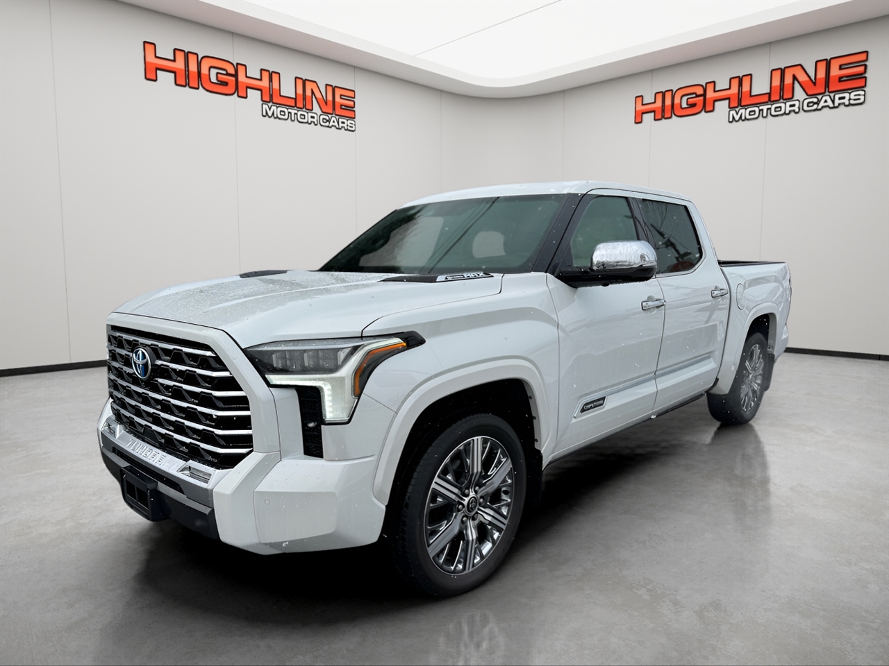 2023 Toyota Tundra 4WD Capstone Hybrid CrewMax 5.5' Bed (Natl)