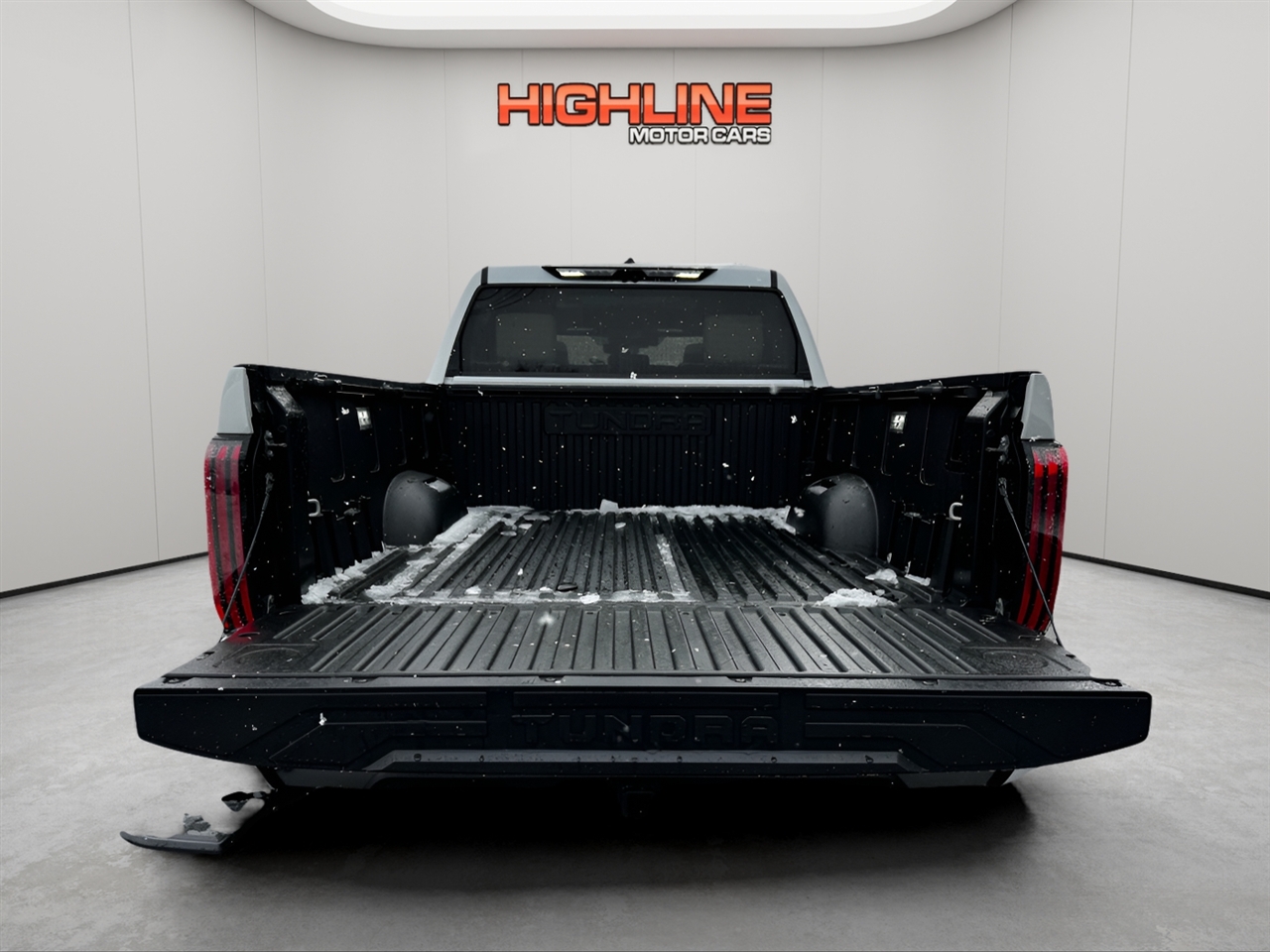 Toyota Tundra 4WD Capstone Hybrid CrewMax 5.5' Bed (Natl) 2023