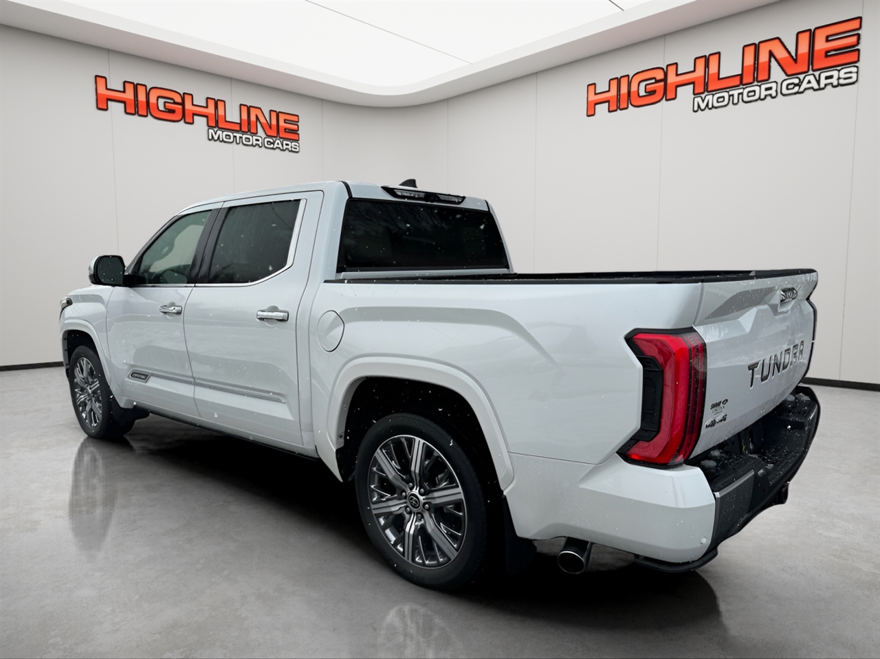 Toyota Tundra 4WD Capstone Hybrid CrewMax 5.5' Bed (Natl) 2023