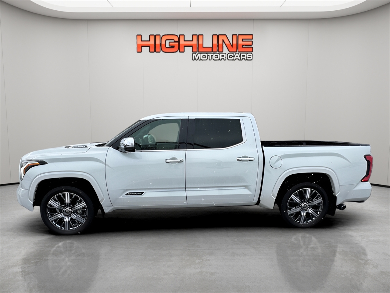Toyota Tundra 4WD Capstone Hybrid CrewMax 5.5' Bed (Natl) 2023