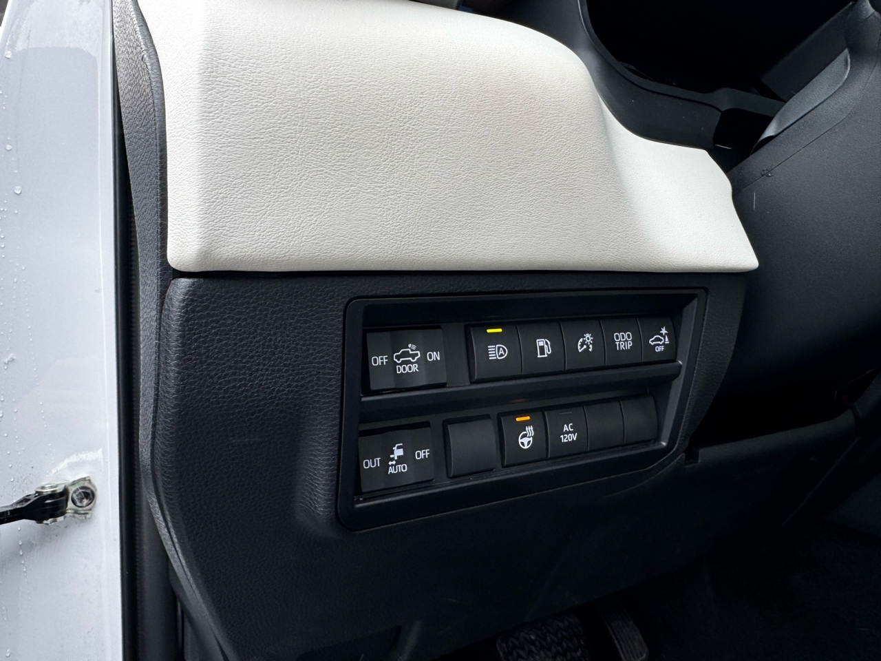 Toyota Tundra 4WD Capstone Hybrid CrewMax 5.5' Bed (Natl) 2023