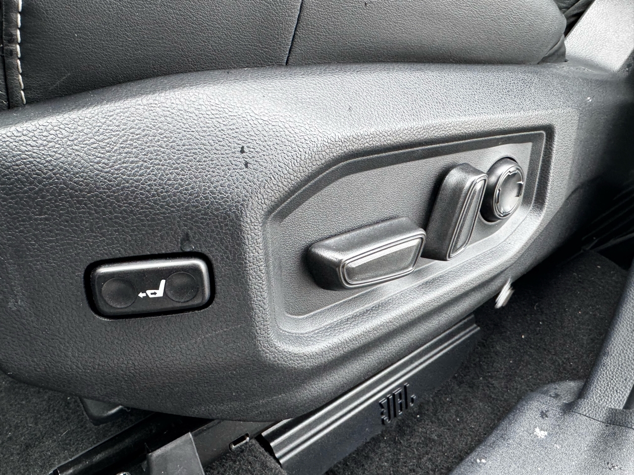 Toyota Tundra 4WD Capstone Hybrid CrewMax 5.5' Bed (Natl) 2023