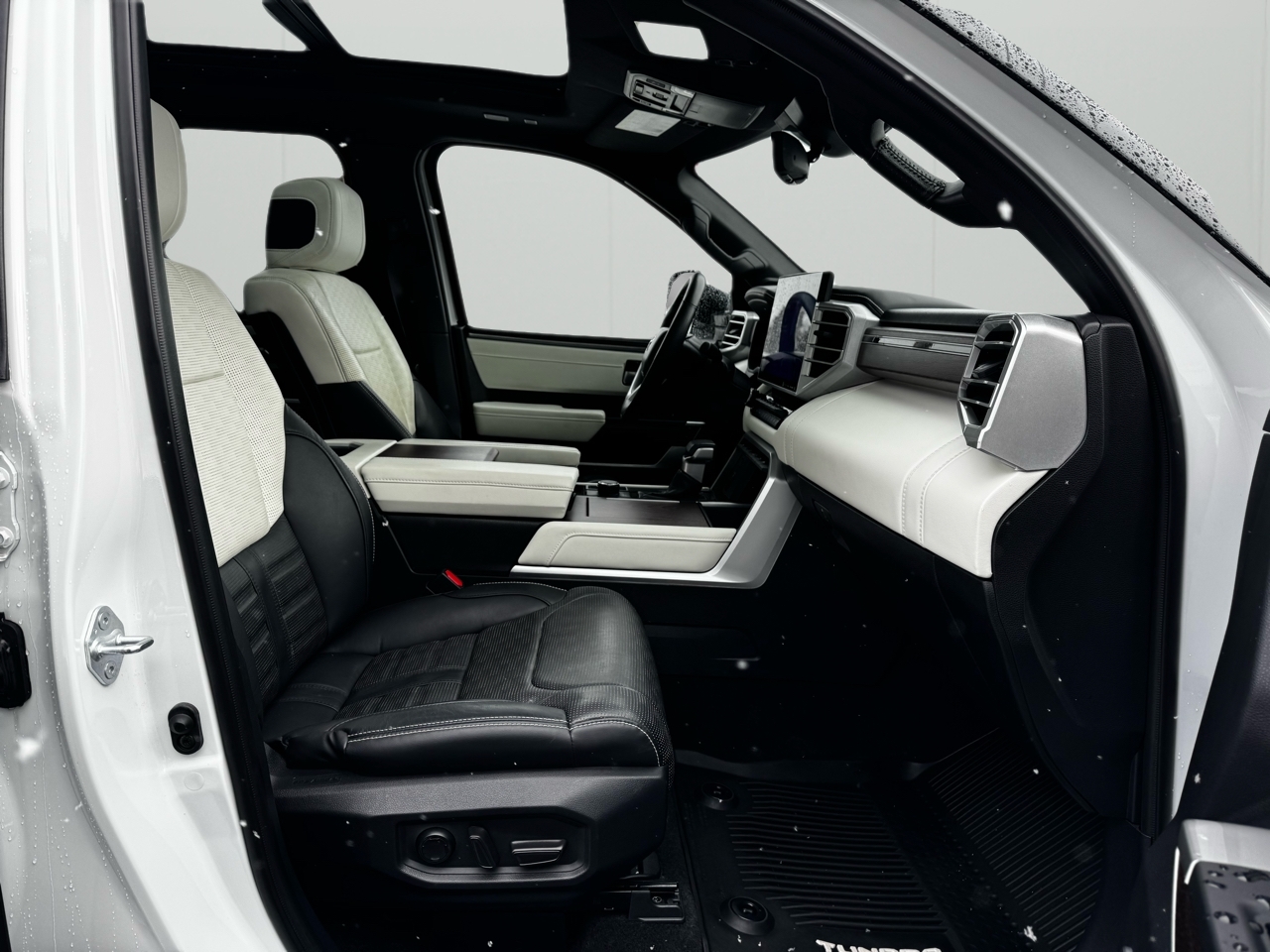 Toyota Tundra 4WD Capstone Hybrid CrewMax 5.5' Bed (Natl) 2023