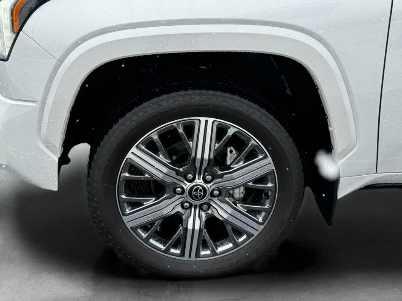 Toyota Tundra 4WD Capstone Hybrid CrewMax 5.5' Bed (Natl) 2023