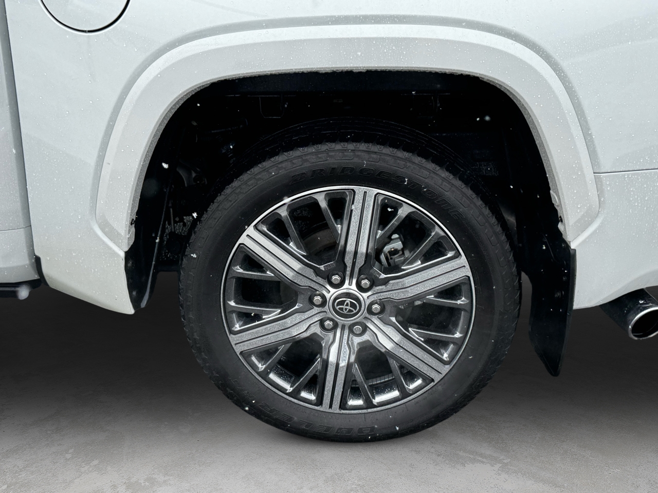 Toyota Tundra 4WD Capstone Hybrid CrewMax 5.5' Bed (Natl) 2023