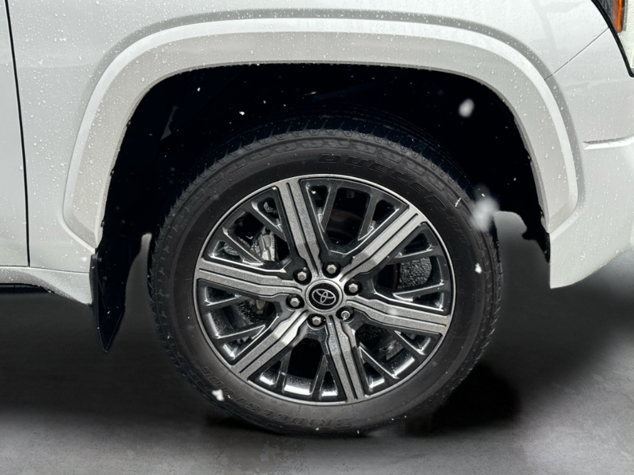 Toyota Tundra 4WD Capstone Hybrid CrewMax 5.5' Bed (Natl) 2023