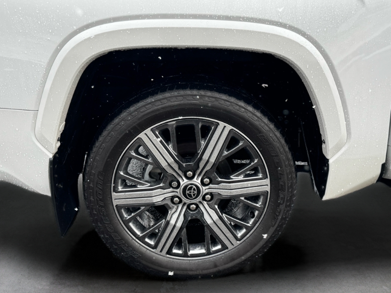 Toyota Tundra 4WD Capstone Hybrid CrewMax 5.5' Bed (Natl) 2023