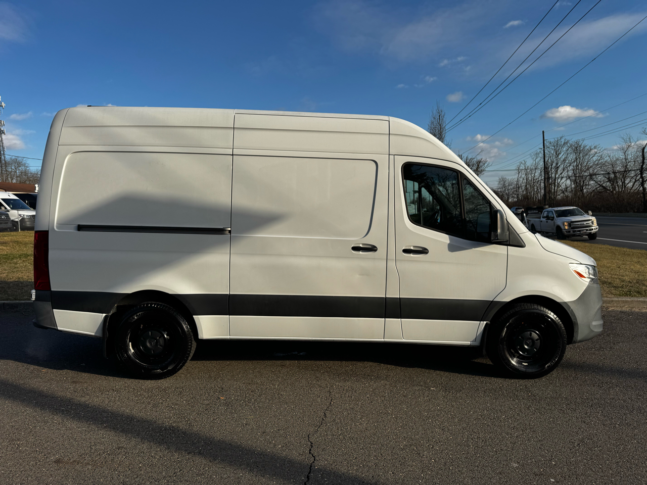 Mercedes-Benz Sprinter Cargo Van 2500 Standard Roof I4 144" RWD 2021