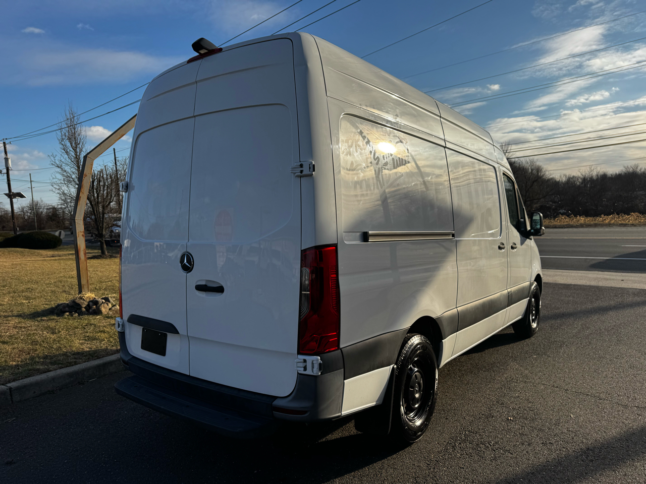 Mercedes-Benz Sprinter Cargo Van 2500 Standard Roof I4 144" RWD 2021