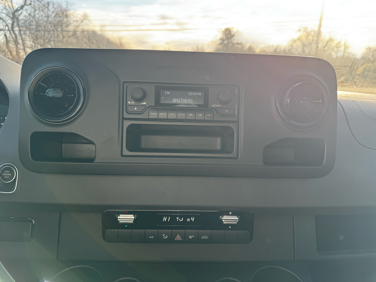 Mercedes-Benz Sprinter Cargo Van 2500 Standard Roof I4 144" RWD 2021