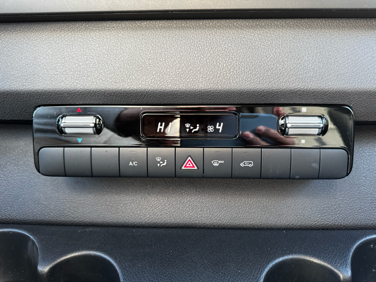 Mercedes-Benz Sprinter Cargo Van 2500 Standard Roof I4 144" RWD 2021