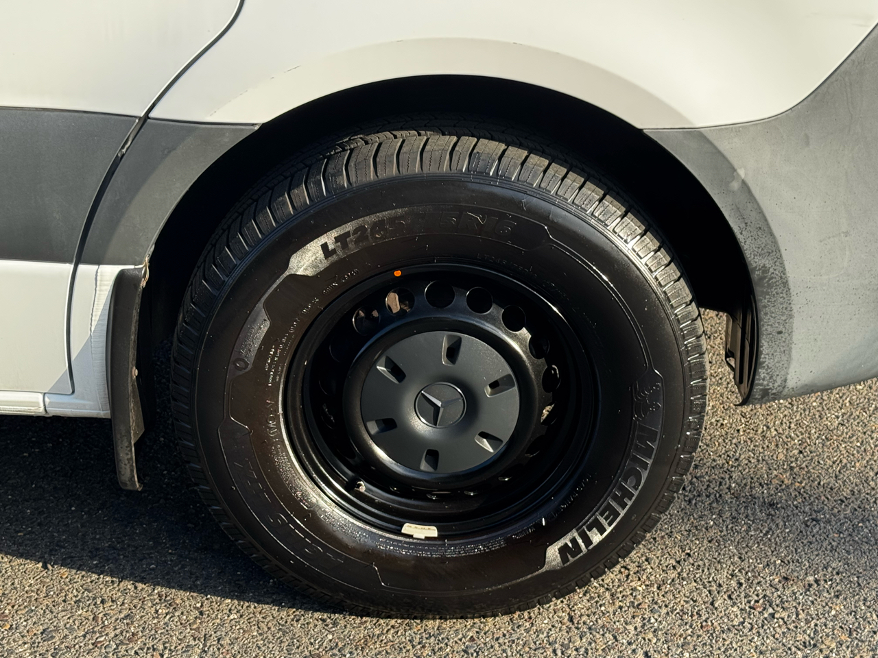 Mercedes-Benz Sprinter Cargo Van 2500 Standard Roof I4 144" RWD 2021