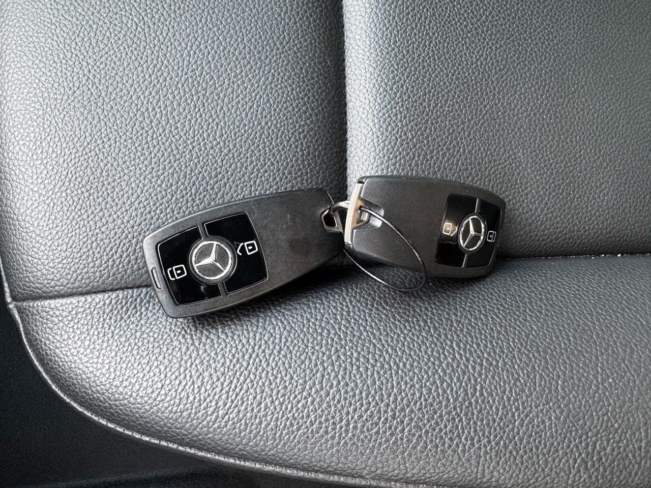 Mercedes-Benz Sprinter Cargo Van 2500 Standard Roof I4 144" RWD 2021