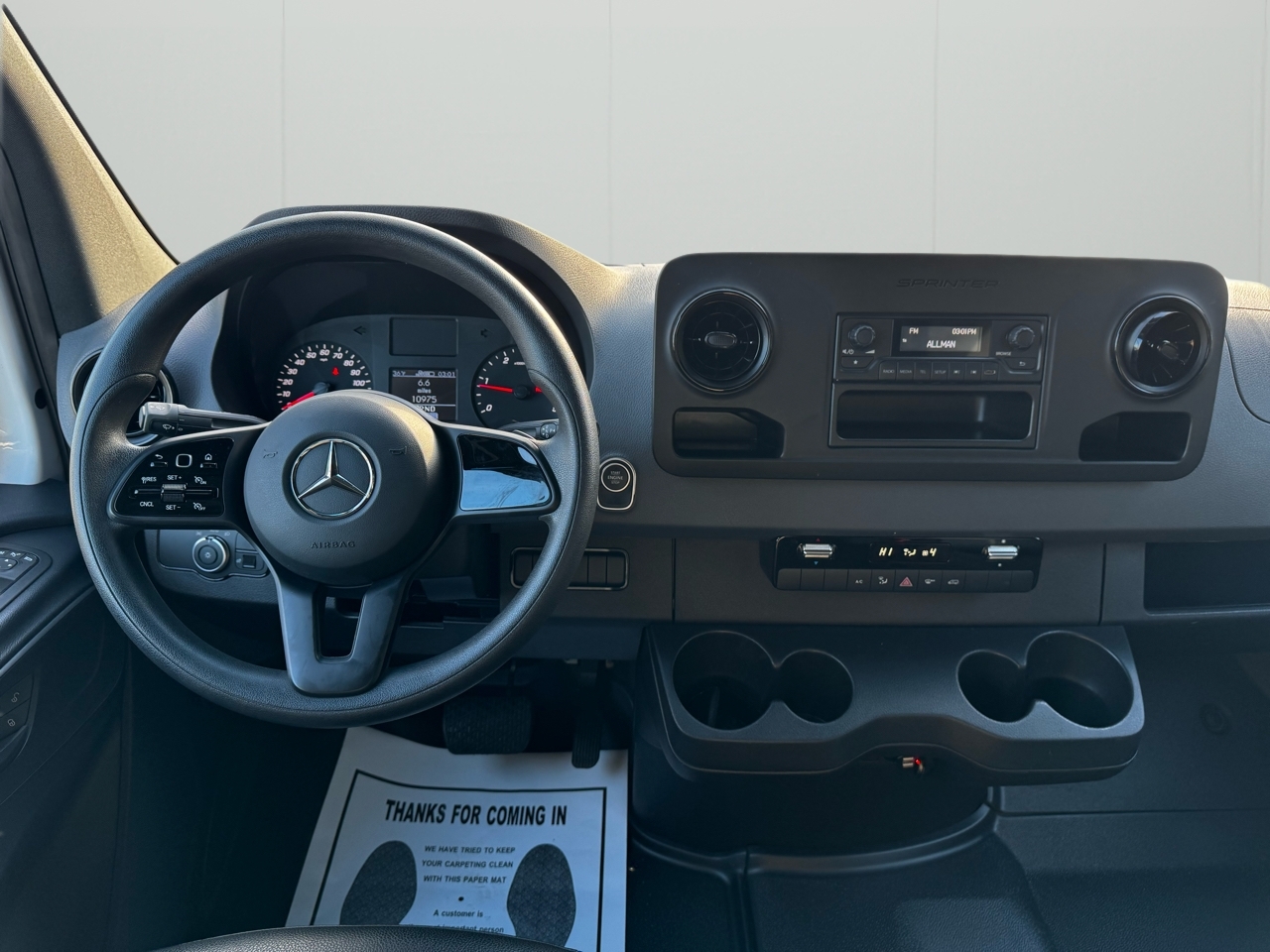 Mercedes-Benz Sprinter Cargo Van 2500 Standard Roof I4 144" RWD 2021