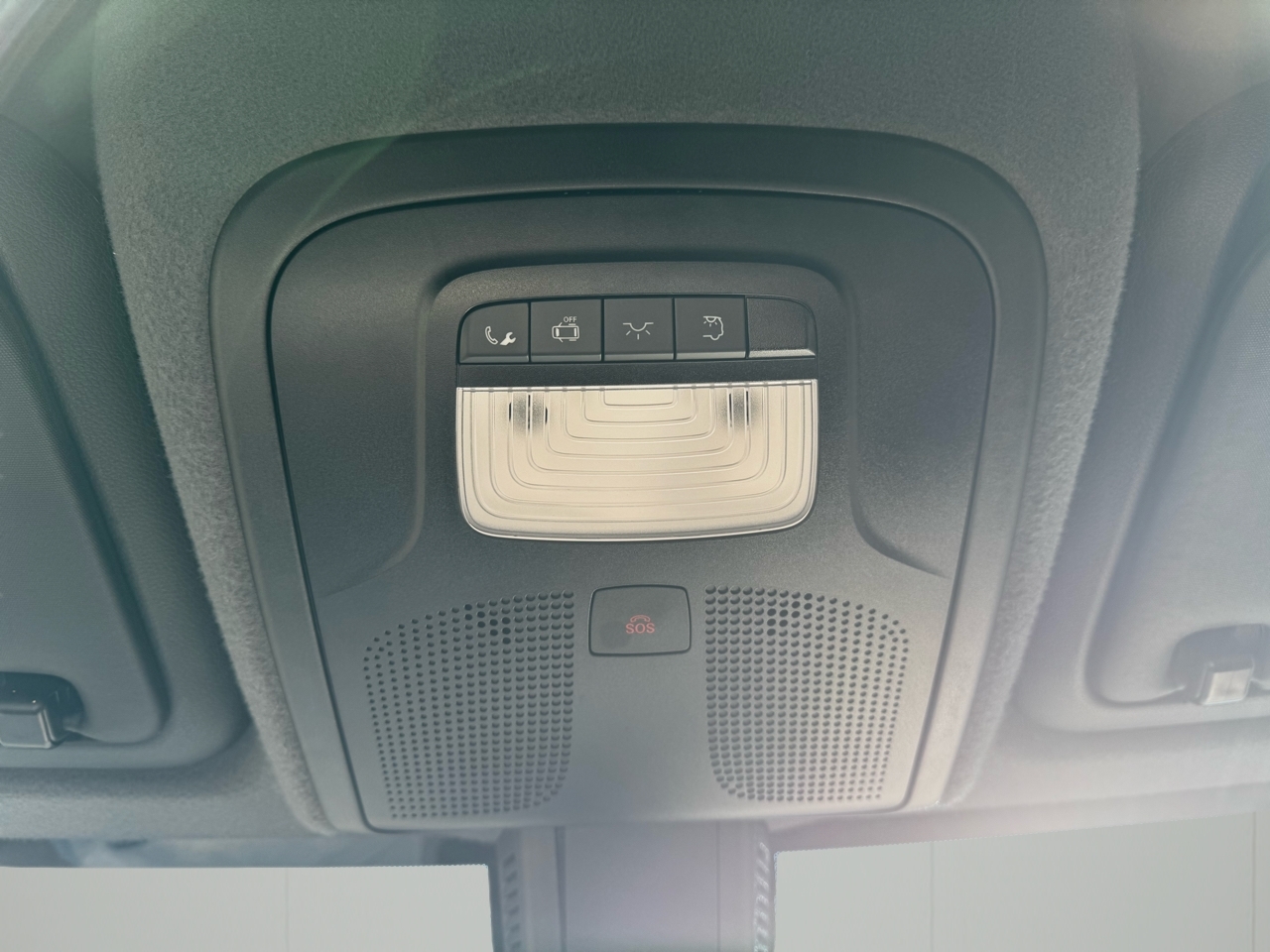 Mercedes-Benz Sprinter Cargo Van 2500 Standard Roof I4 144" RWD 2021