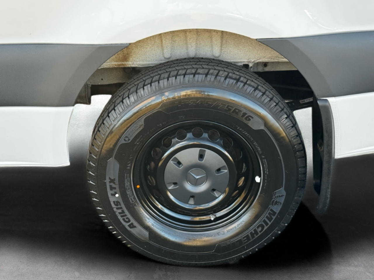 Mercedes-Benz Sprinter Cargo Van 2500 Standard Roof I4 144" RWD 2021