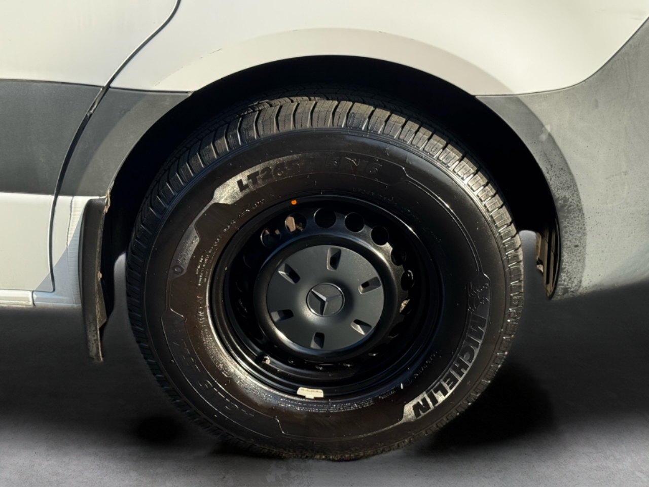 Mercedes-Benz Sprinter Cargo Van 2500 Standard Roof I4 144" RWD 2021