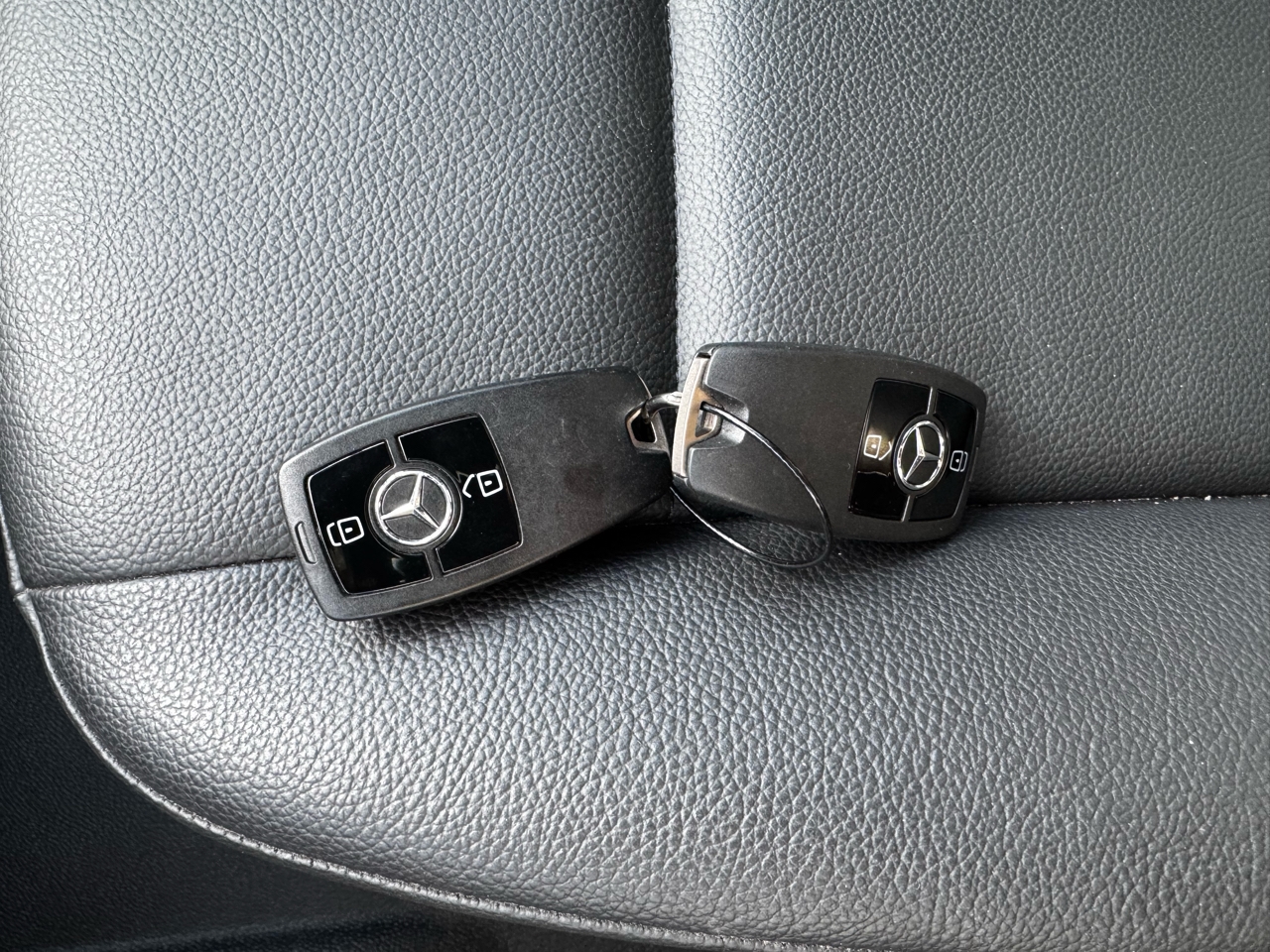 Mercedes-Benz Sprinter Cargo Van 2500 Standard Roof I4 144" RWD 2021