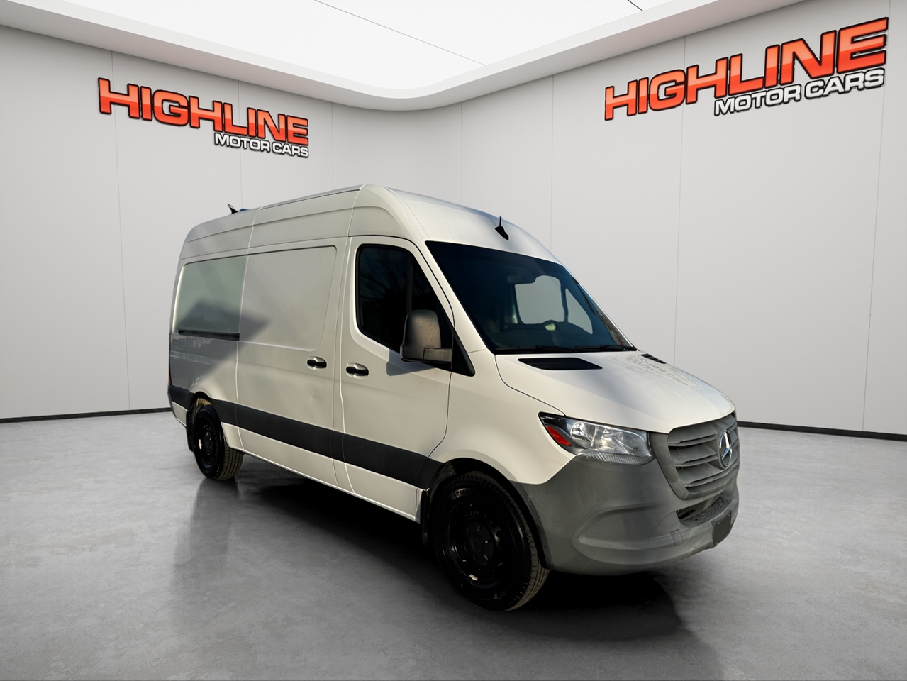 Mercedes-Benz Sprinter Cargo Van 2500 Standard Roof I4 144" RWD 2021