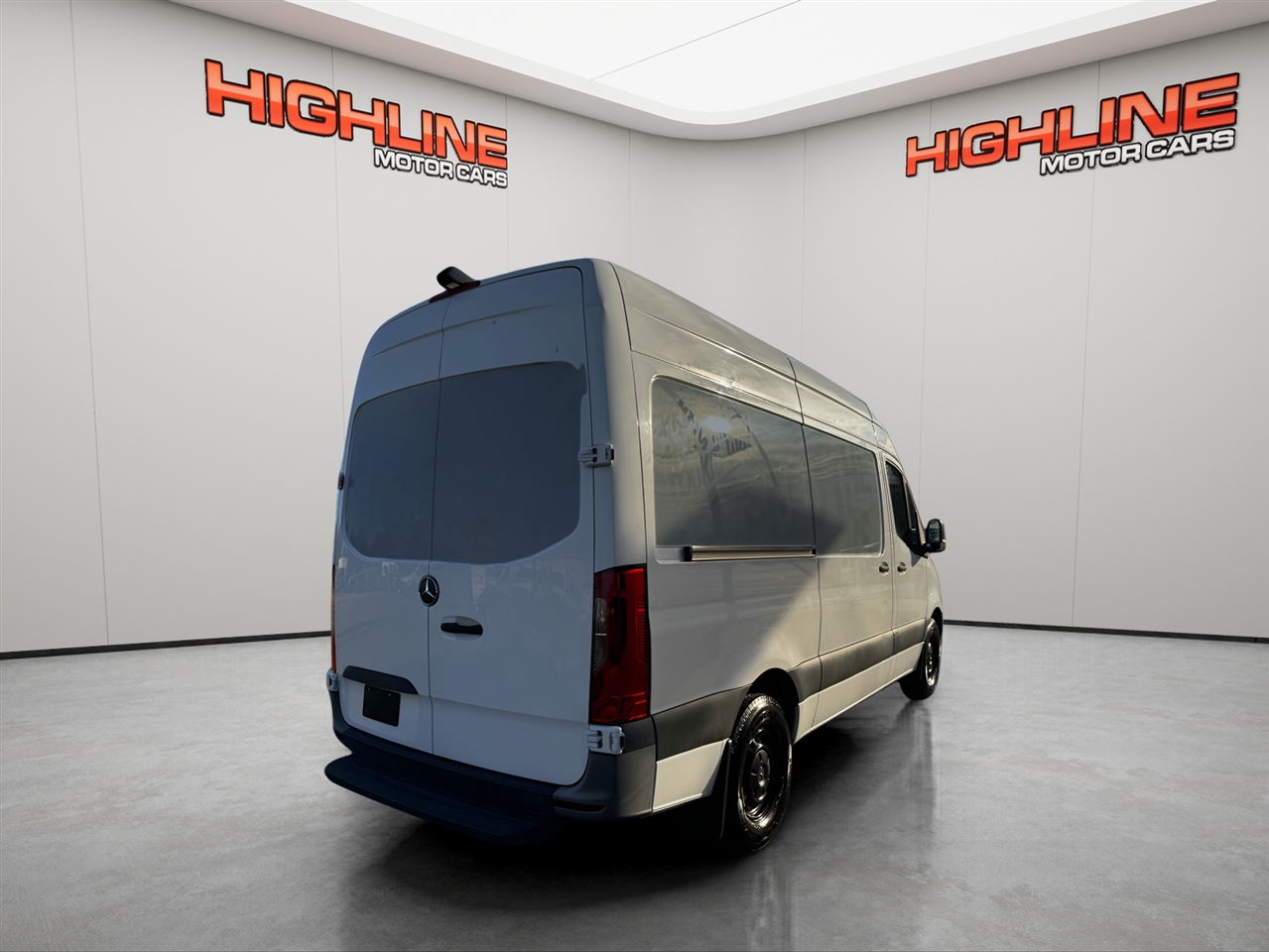 Mercedes-Benz Sprinter Cargo Van 2500 Standard Roof I4 144" RWD 2021
