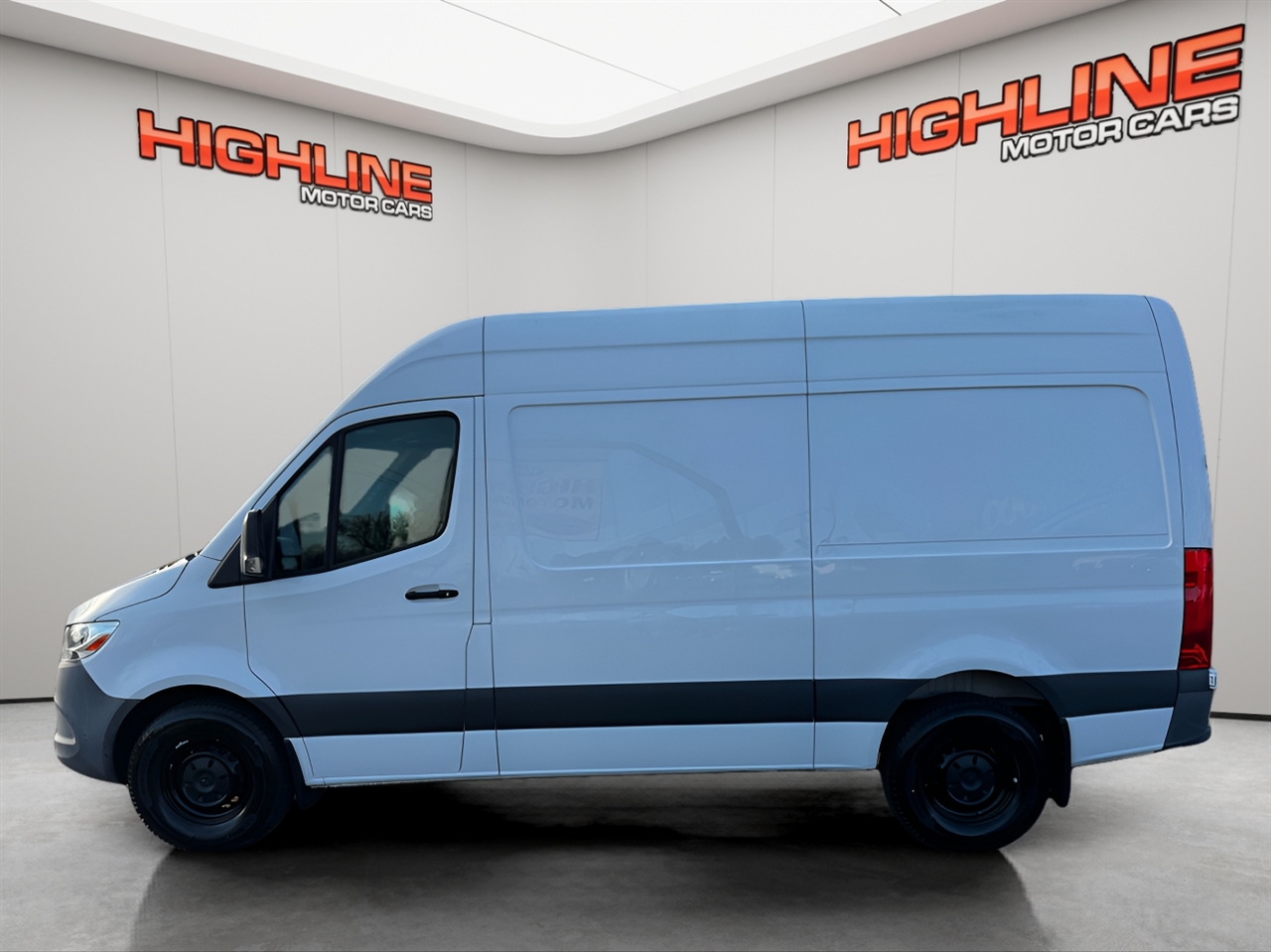 Mercedes-Benz Sprinter Cargo Van 2500 Standard Roof I4 144" RWD 2021
