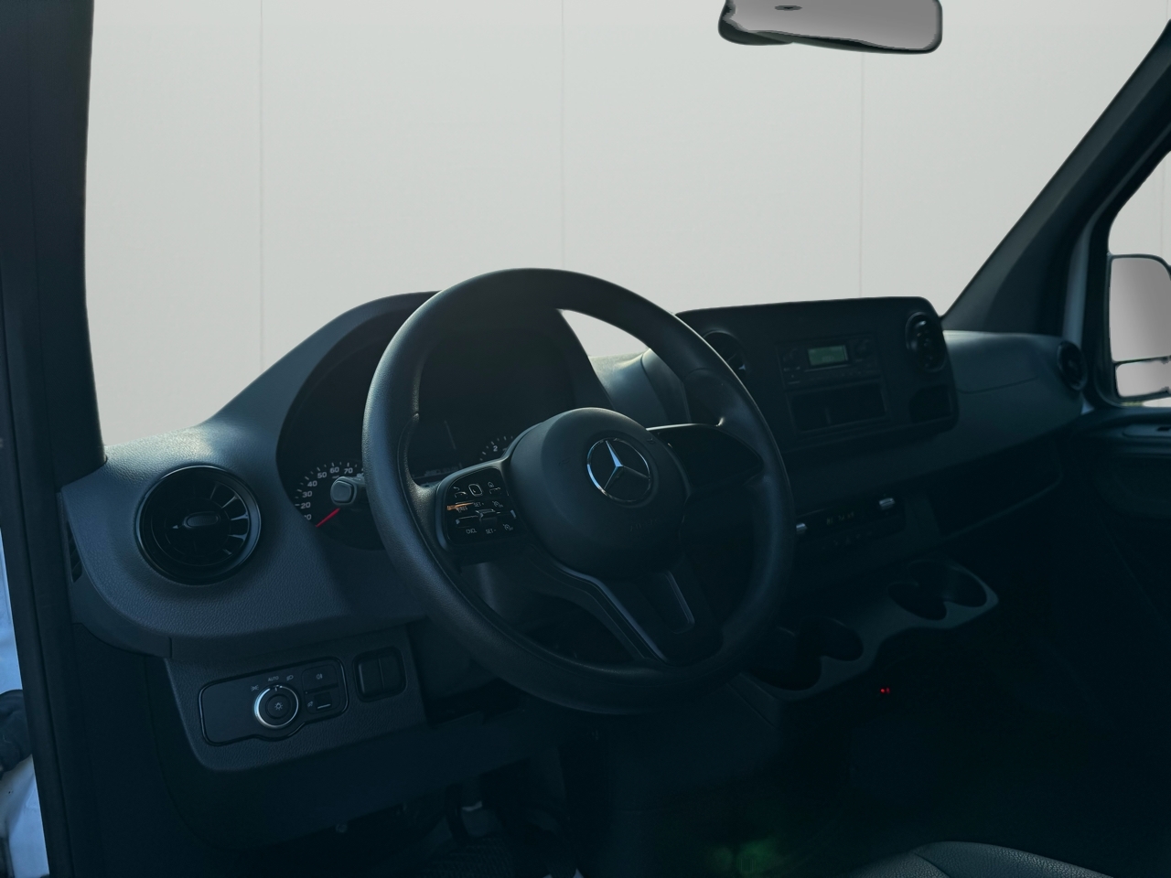 Mercedes-Benz Sprinter Cargo Van 2500 Standard Roof I4 144" RWD 2021