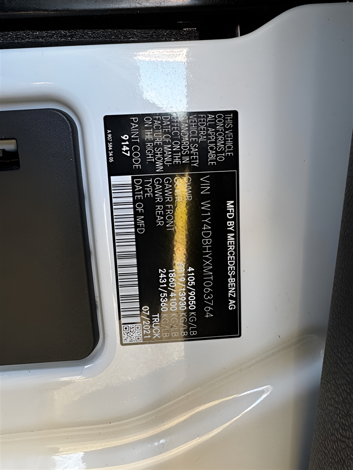 Mercedes-Benz Sprinter Cargo Van 2500 Standard Roof I4 144" RWD 2021