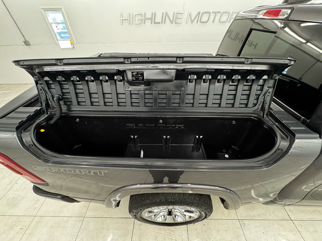 RAM 1500 Laramie 4x4 Crew Cab 5'7" Box 2021