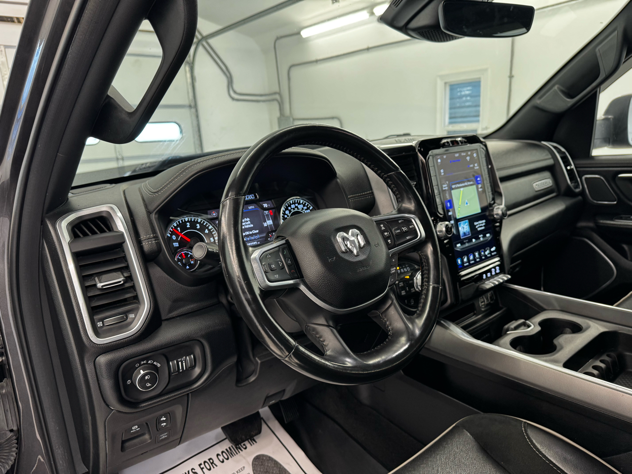 RAM 1500 Laramie 4x4 Crew Cab 5'7" Box 2021