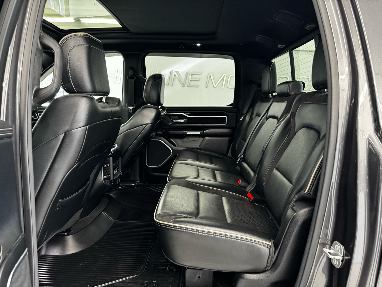 RAM 1500 Laramie 4x4 Crew Cab 5'7" Box 2021