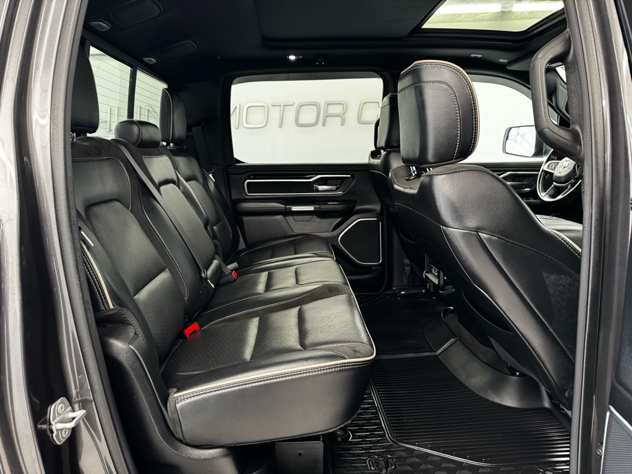 RAM 1500 Laramie 4x4 Crew Cab 5'7" Box 2021