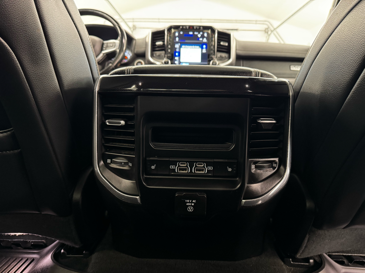 RAM 1500 Laramie 4x4 Crew Cab 5'7" Box 2021