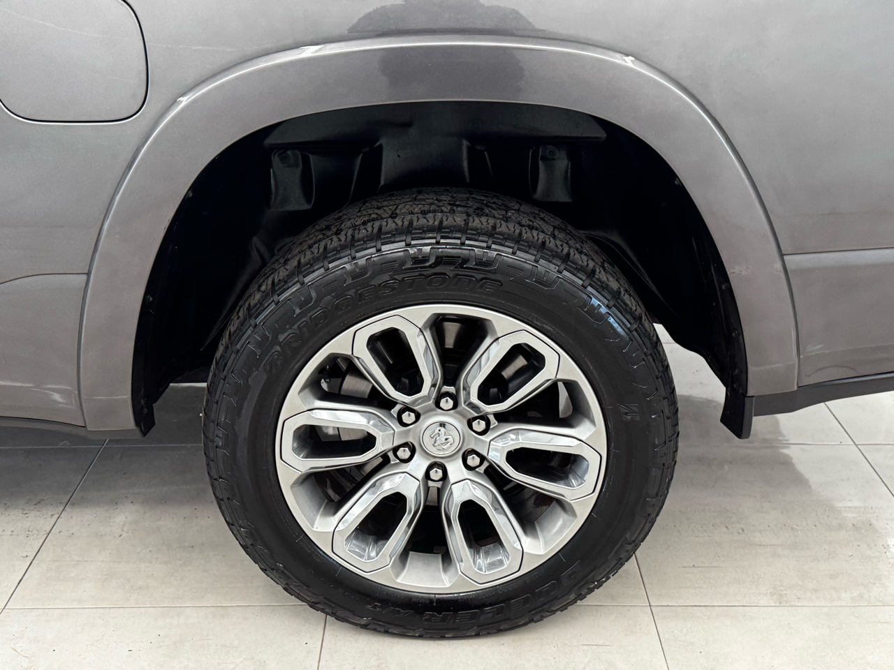 RAM 1500 Laramie 4x4 Crew Cab 5'7" Box 2021