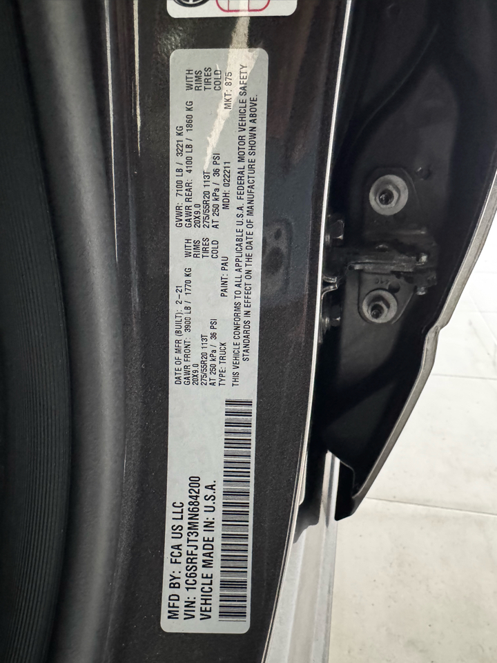 RAM 1500 Laramie 4x4 Crew Cab 5'7" Box 2021