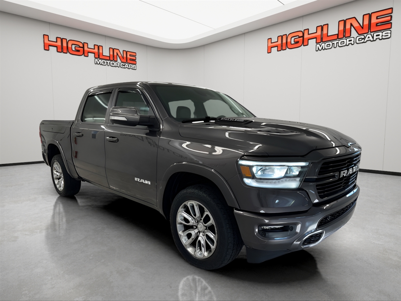 RAM 1500 Laramie 4x4 Crew Cab 5'7" Box 2021