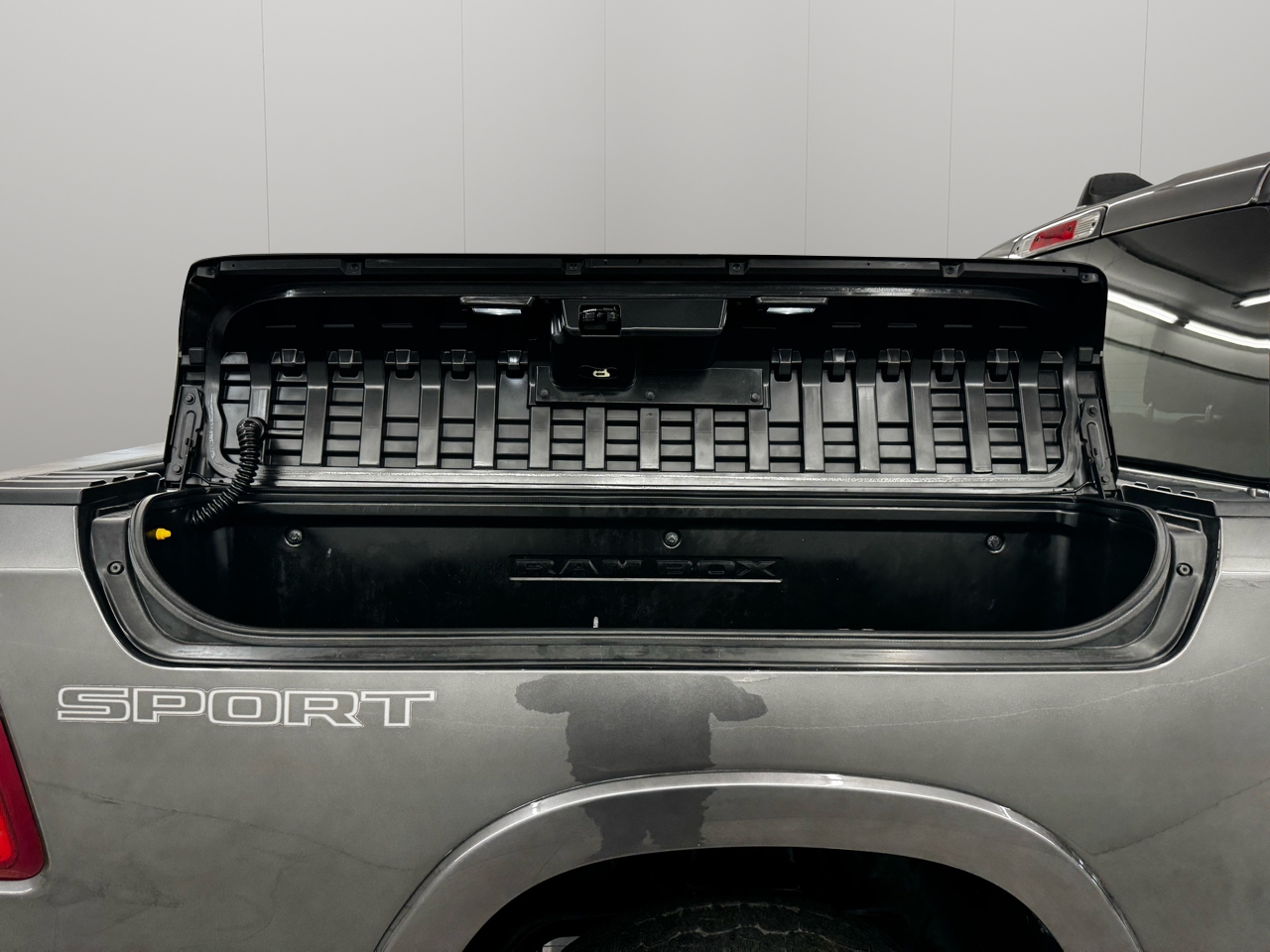 RAM 1500 Laramie 4x4 Crew Cab 5'7" Box 2021