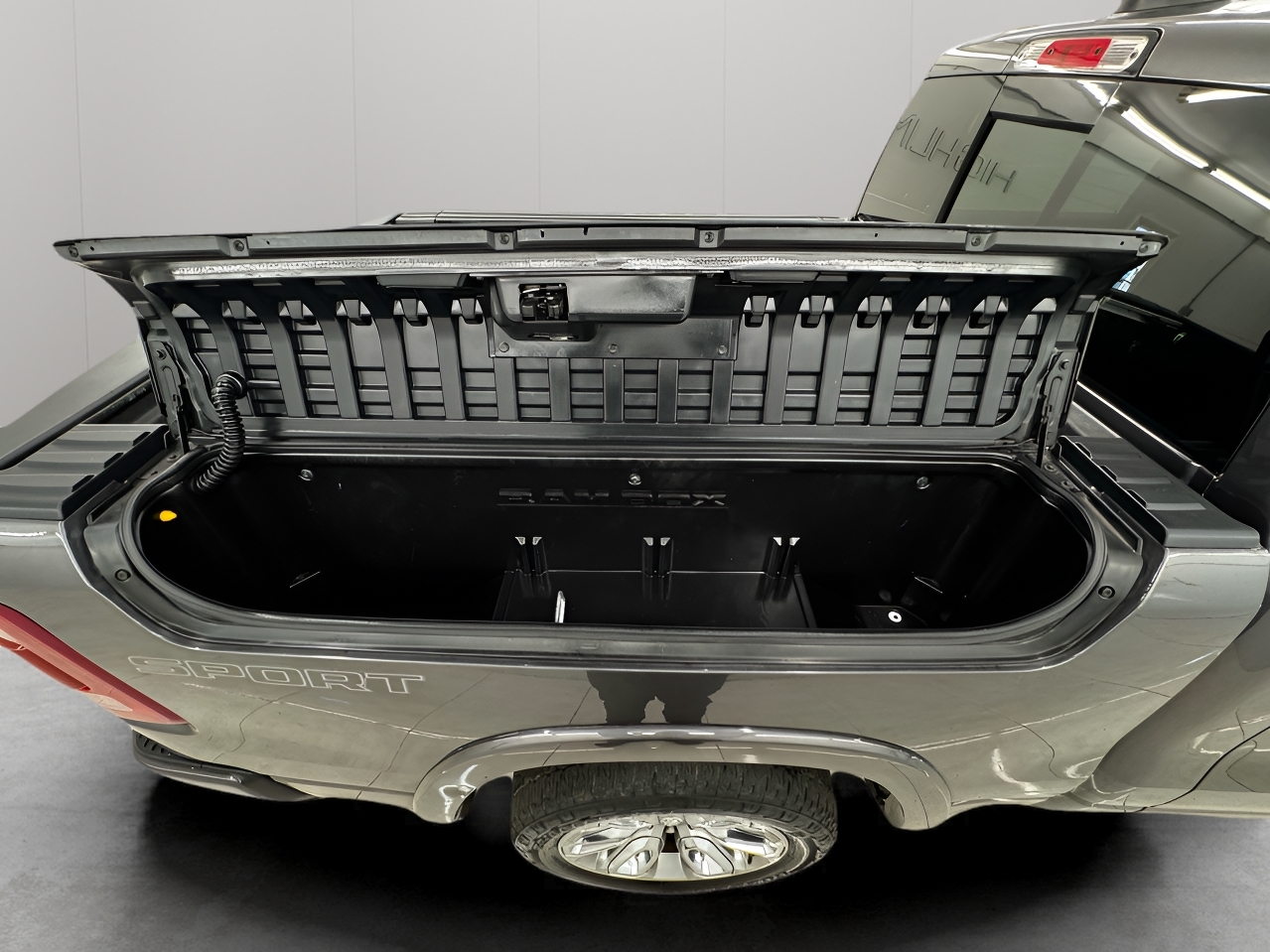 RAM 1500 Laramie 4x4 Crew Cab 5'7" Box 2021