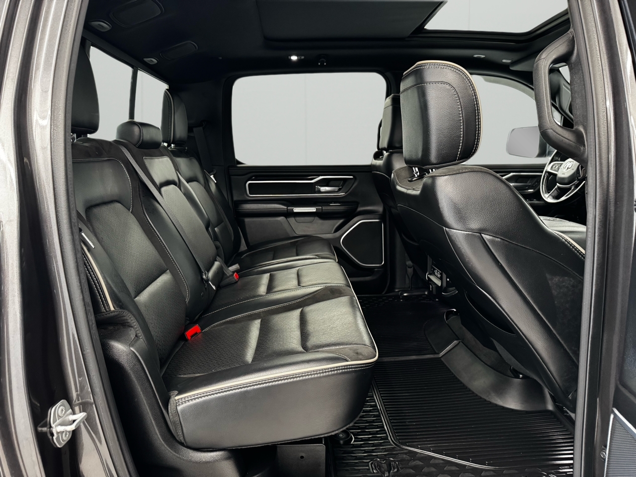 RAM 1500 Laramie 4x4 Crew Cab 5'7" Box 2021