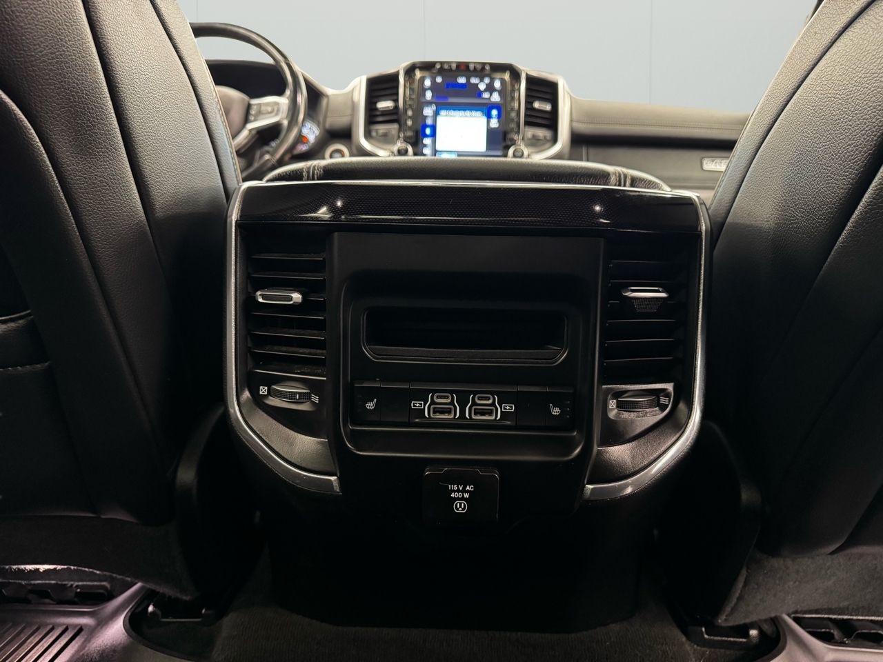 RAM 1500 Laramie 4x4 Crew Cab 5'7" Box 2021