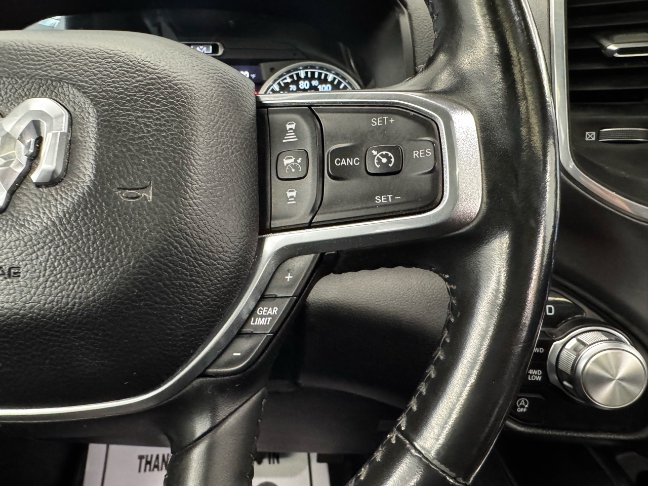 RAM 1500 Laramie 4x4 Crew Cab 5'7" Box 2021