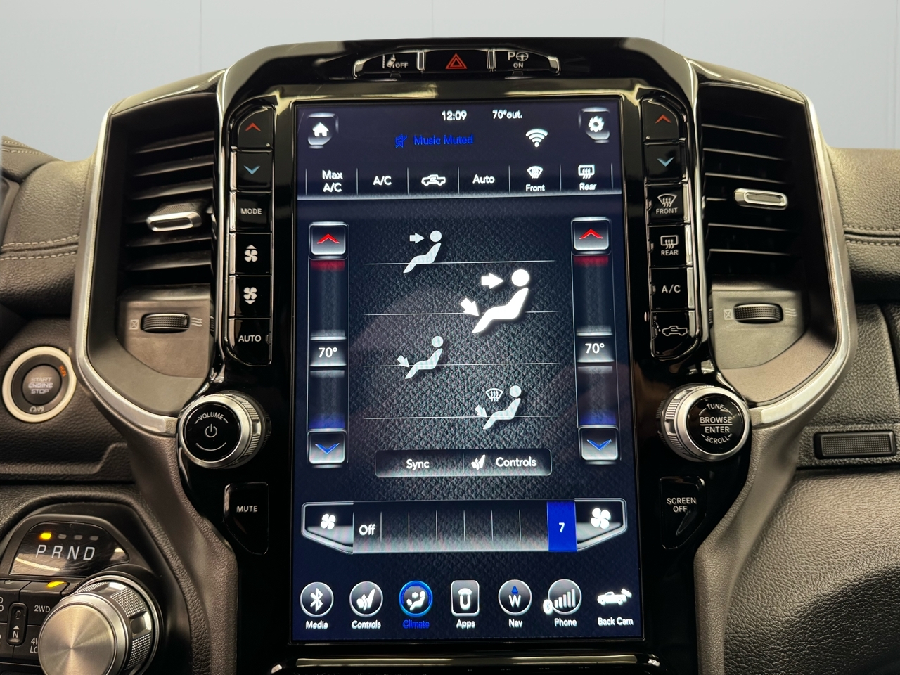 RAM 1500 Laramie 4x4 Crew Cab 5'7" Box 2021