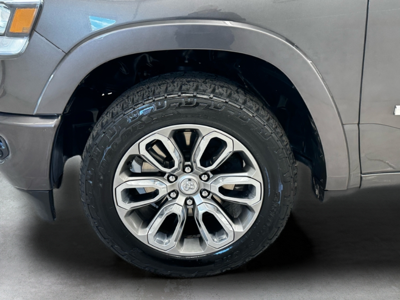 RAM 1500 Laramie 4x4 Crew Cab 5'7" Box 2021