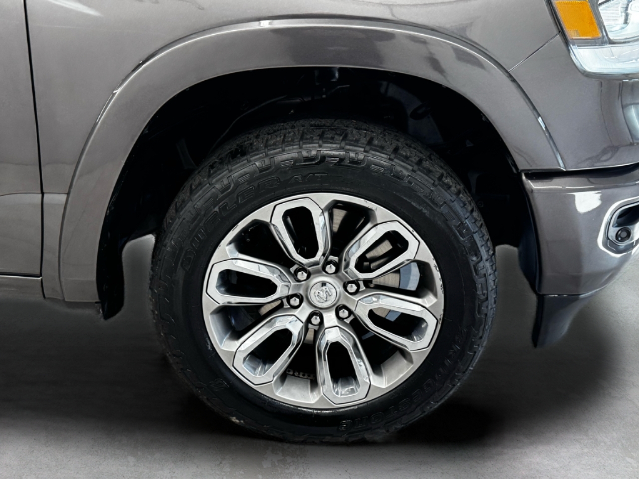 RAM 1500 Laramie 4x4 Crew Cab 5'7" Box 2021