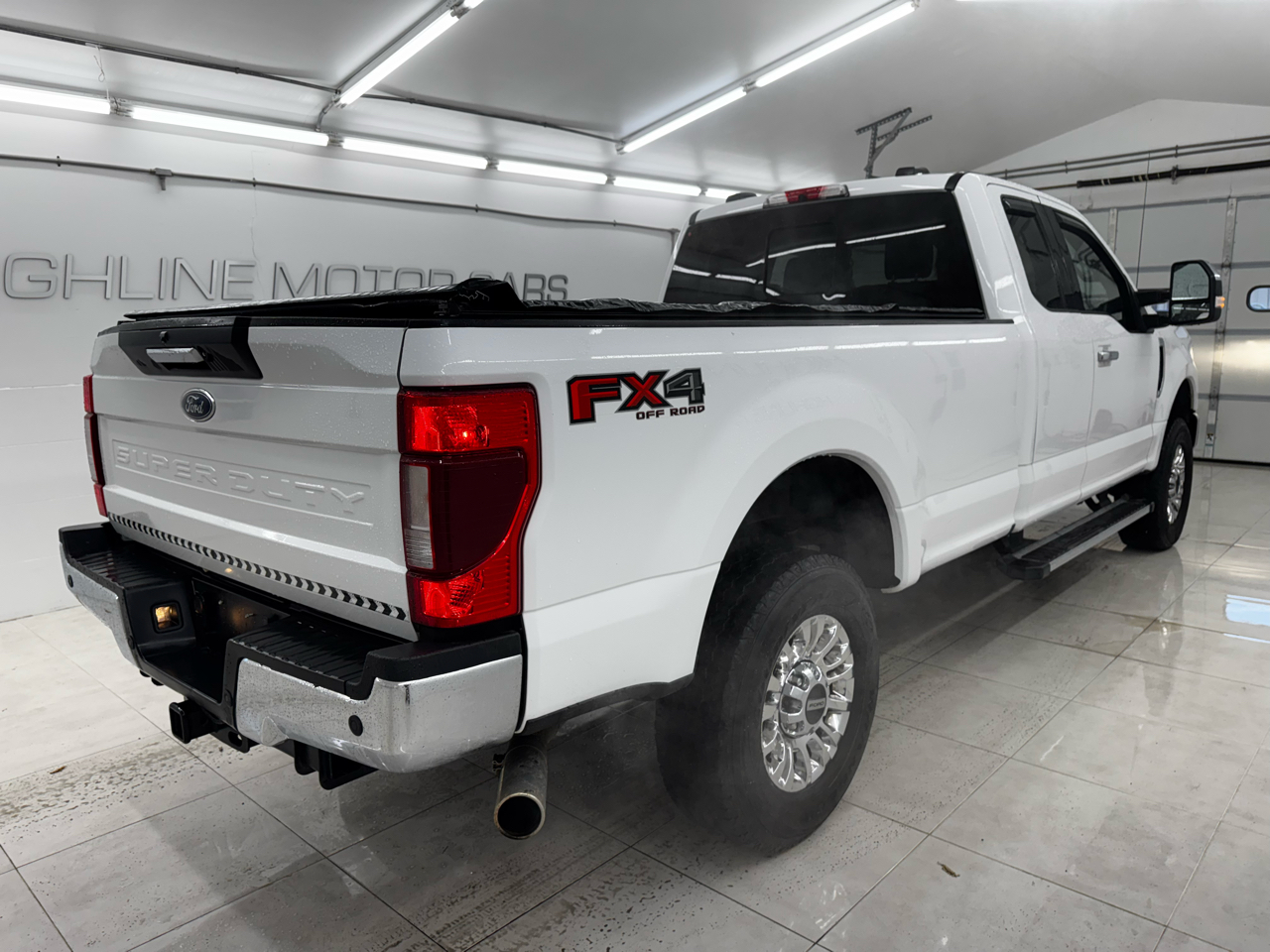Ford Super Duty F-350 SRW Lariat 4WD SuperCab 8' Box 2021
