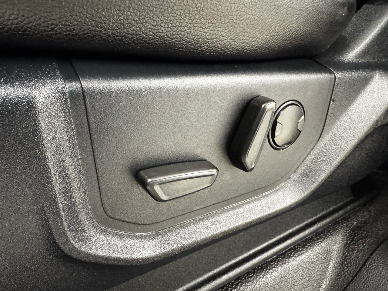 Ford Super Duty F-350 SRW Lariat 4WD SuperCab 8' Box 2021