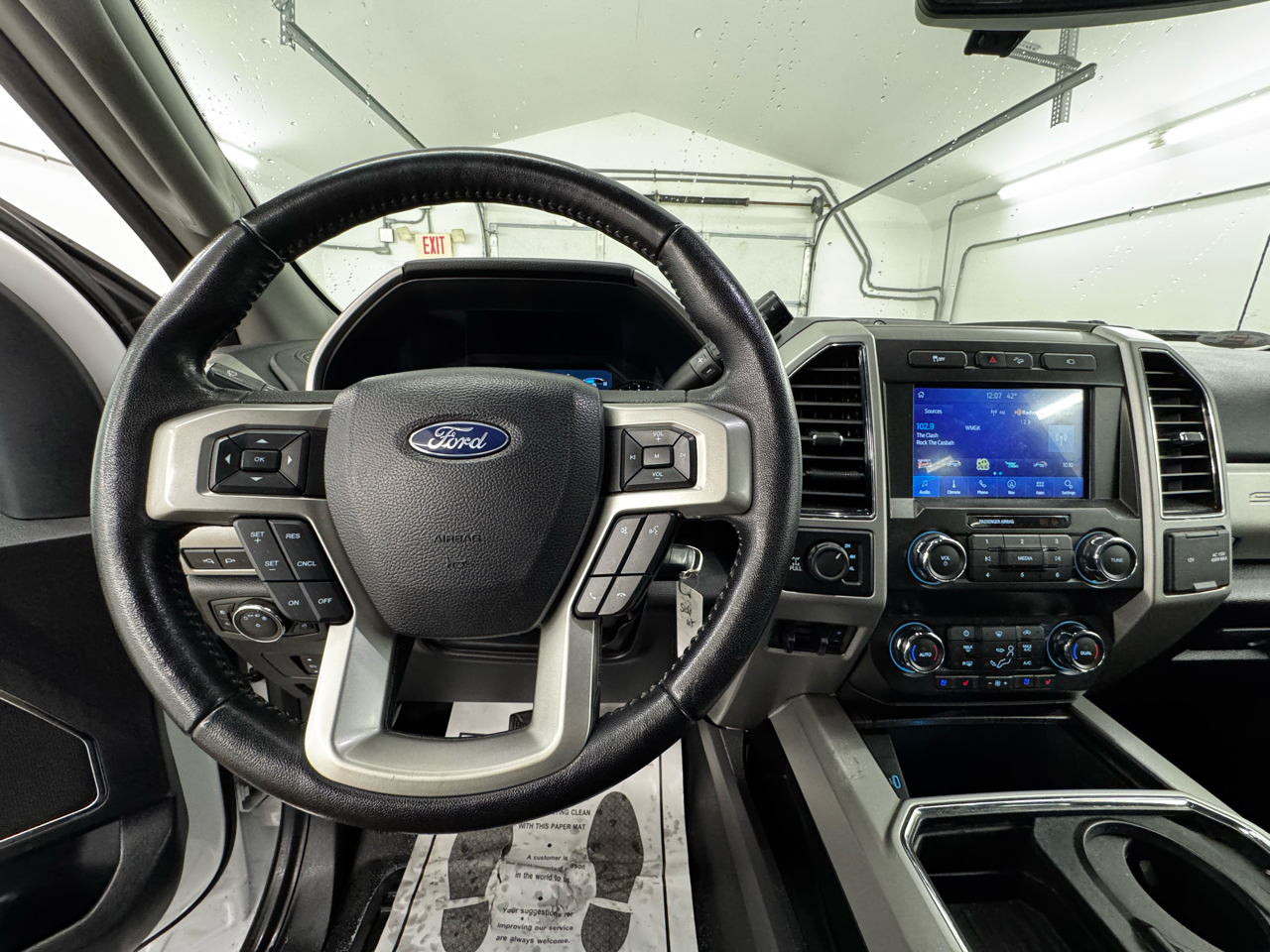 Ford Super Duty F-350 SRW Lariat 4WD SuperCab 8' Box 2021