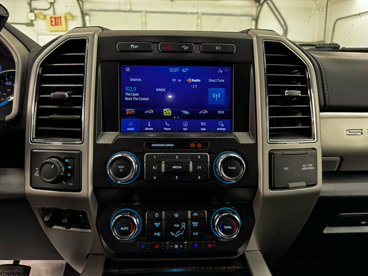 Ford Super Duty F-350 SRW Lariat 4WD SuperCab 8' Box 2021