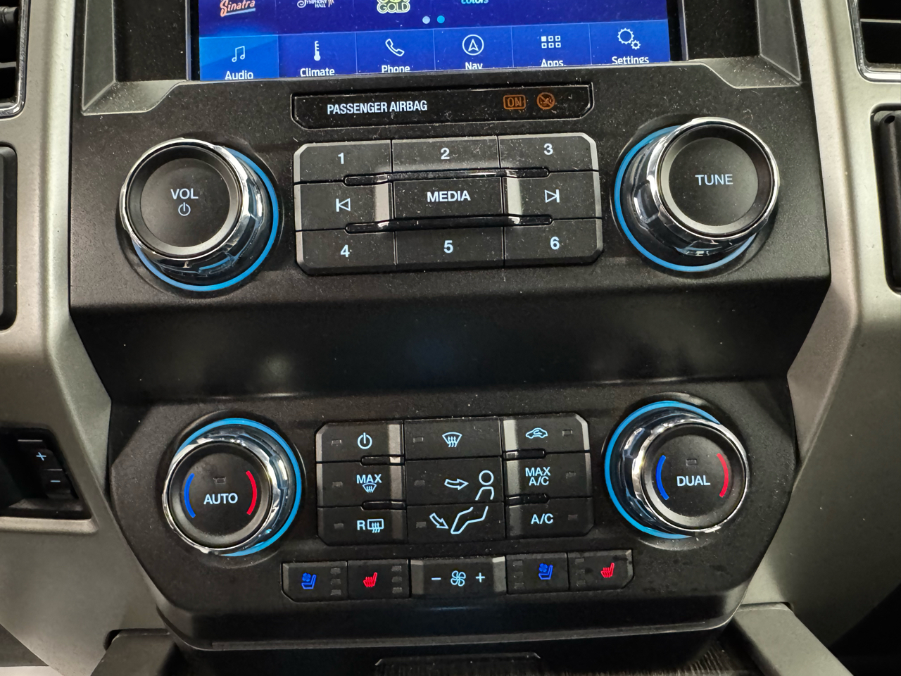 Ford Super Duty F-350 SRW Lariat 4WD SuperCab 8' Box 2021