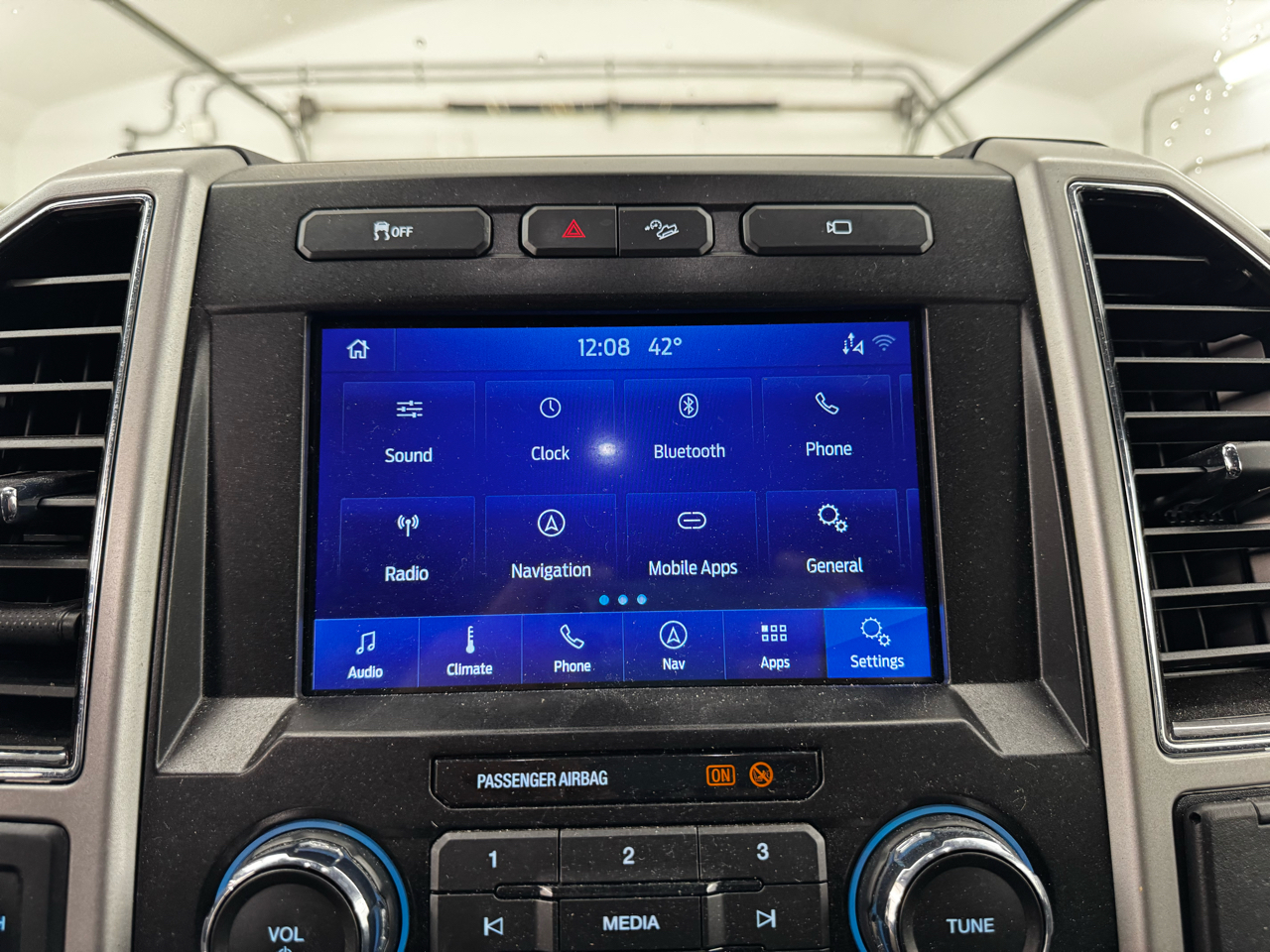 Ford Super Duty F-350 SRW Lariat 4WD SuperCab 8' Box 2021