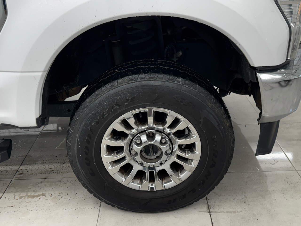 Ford Super Duty F-350 SRW Lariat 4WD SuperCab 8' Box 2021